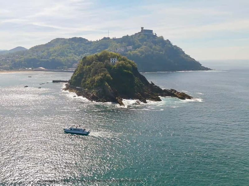 San Sebastián: Sunset Cruise on a Sustainable Catamaran - Peine del Viento and San Sebastián’s Coast