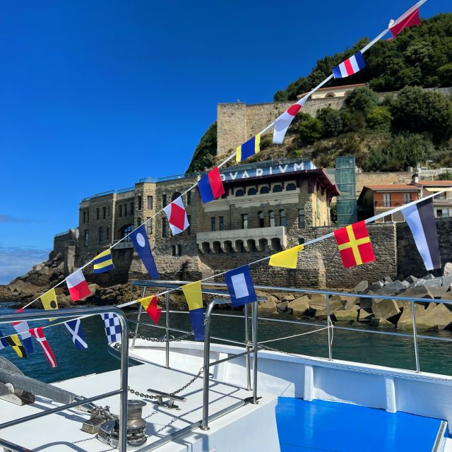 San Sebastian: Sustainable Catamaran Cruise with Audio Guide - The sculpture view at Peine del Viento