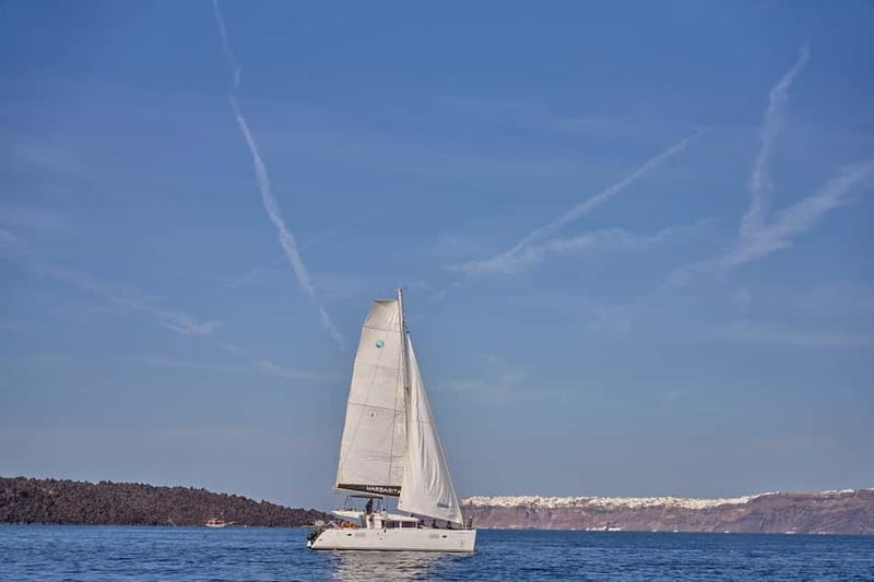 Santorini: Caldera Classic Catamaran Cruise w/ Meal & Drinks - Why this catamaran cruise works so well in Santorini