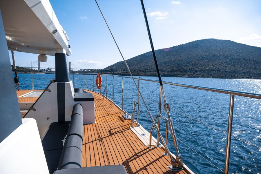 Santorini: Catamaran Caldera Cruise with Meal and Drinks - Choosing the day cruise or sunset cruise
