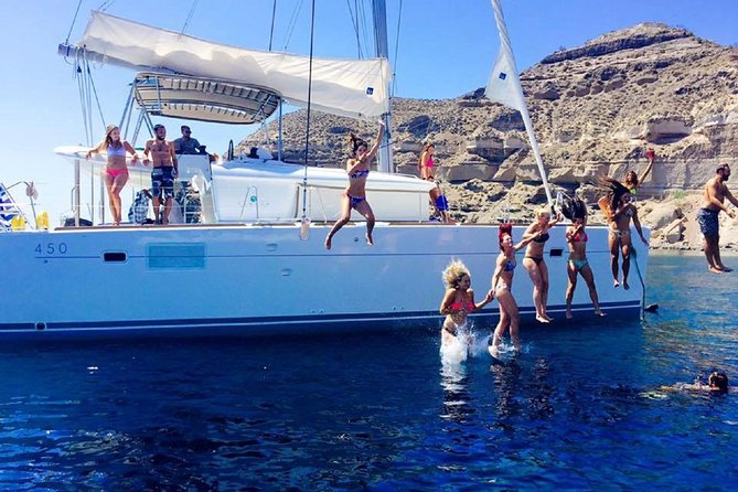 Santorini Catamaran Cruise with Fresh Meal and Open Bar - Palea Kameni and the Santorini Hot Springs