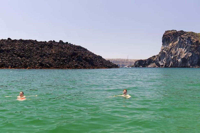 Santorini: Catamaran Cruise with Fresh Meal & Open Bar - Sunset sailing or daytime cruise?
