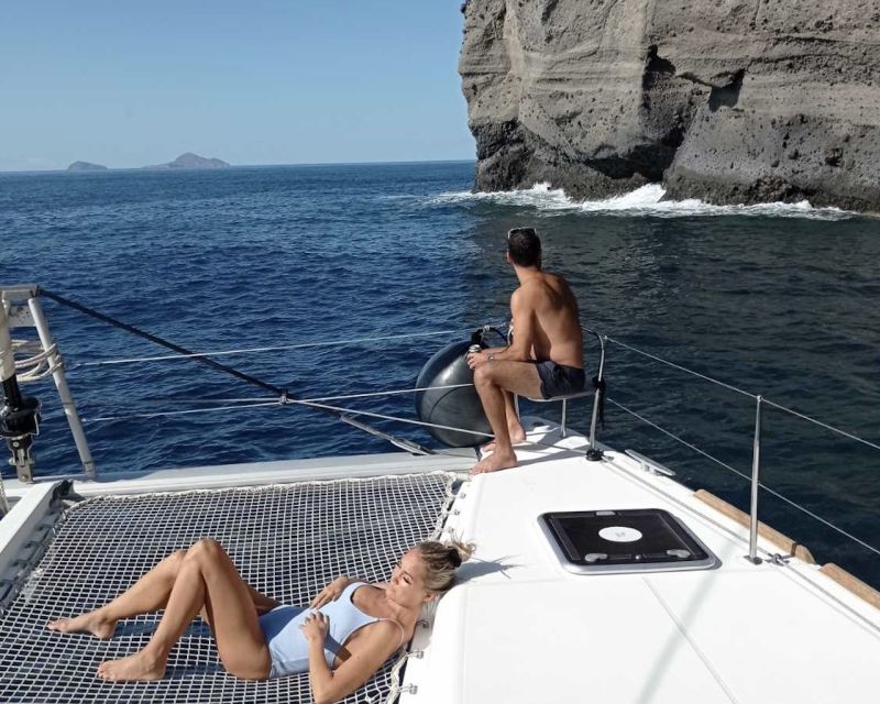 Santorini: Catamaran Cruise with Lunch, Drinks, & Oia Visit - The crew makes a practical difference