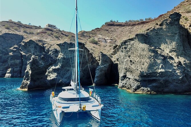 Santorini: Full-Day Catamaran Cruise, with Food|Drinks - Service that keeps the day personal