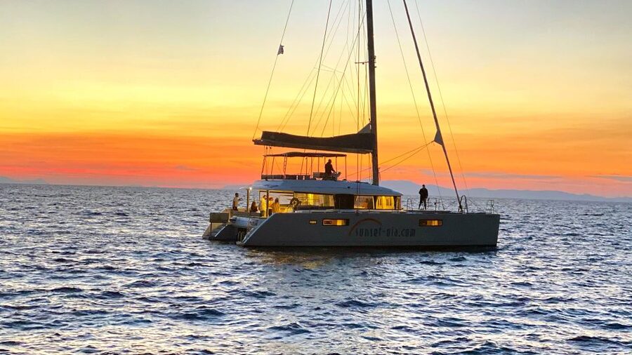 Santorini: Luxurious Catamaran Cruise with Meal & Open Bar - Weather, clothing, and what to pack