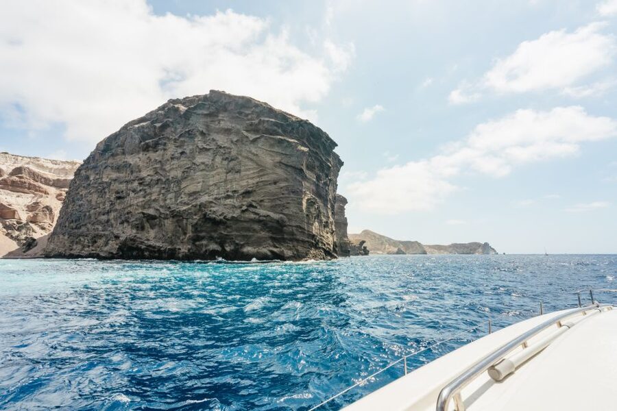 Santorini: Luxury Catamaran Day Trip with Meal and Open Bar - Morning or sunset: which departure should you choose?