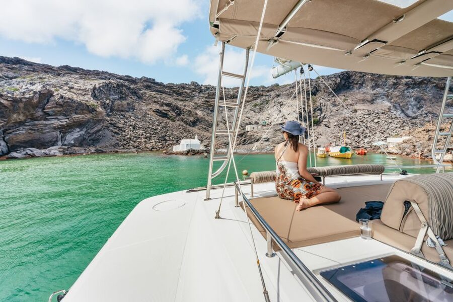 Santorini: Luxury Catamaran Day Trip with Meal and Open Bar - The volcanic hot springs near Palea Kameni