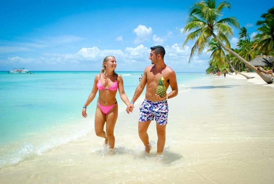 SAONA ISLAND: Catamaran Boat with Open Bar, Lunch and More.. - The natural pool and its starfish