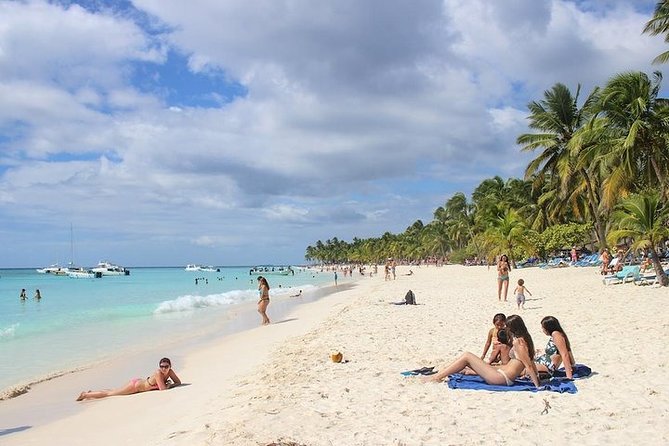Saona Island Excursion by Catamaran and Speedboat (Full Day) - The natural pool on the return