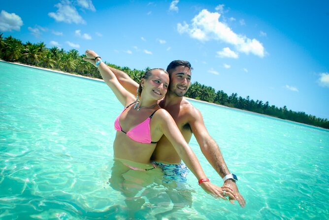 Saona island full day tours - catamarán party from santo domingo - Saona Island beach time and buffet lunch