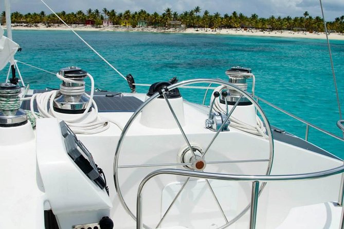 Saona Island small group and relax - luxury catamaran - Las Palmillas natural pool and its starfish