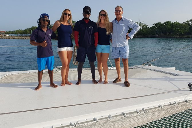 Saona Island small group and relax - luxury catamaran - The crew and the tone of the day