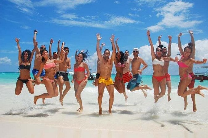 Saône Island in Catamaran and speedboat (blue lagoon) swimming pool. - Dominican buffet lunch on the island