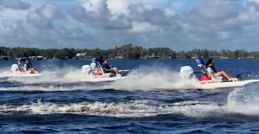Sarasota: Island Adventures & Catamaran Speedboat Tour - What kind of boat ride is this?