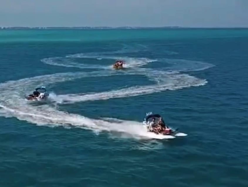 Sarasota: Island Adventures & Catamaran Speedboat Tour - Downtown Sarasota from the water