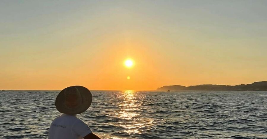 Scala dei Turchi: Catamaran Tour & Aperitif - Four hours on Sicily’s coast, with the sea as your viewpoint