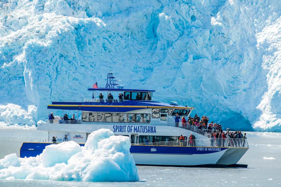 Seward: Kenai Fjords National Park Catamaran Cruise w/Lunch - Reaching the tidewater glacier