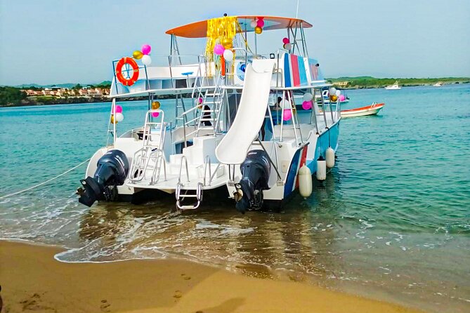 Short Excursion 4-Hour Party Catamaran and Snorkeling - The glass-bottom boat advantage