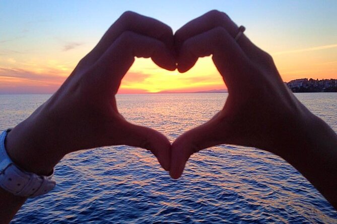 Sithonia: Catamaran Day Cruise – Explore Hidden Gems! - Food, drinks, and the feel of the day