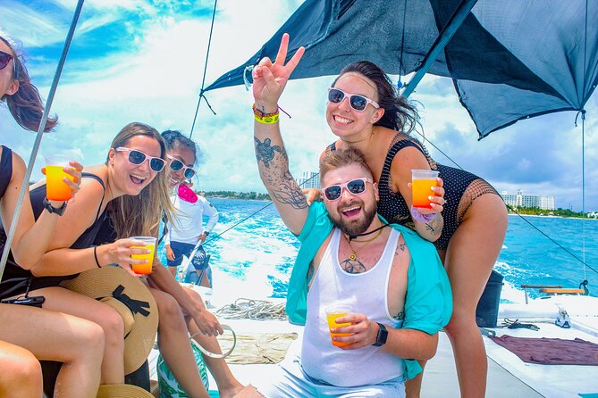 Splendid Isla Mujeres Catamaran: drinks and fun all day! - Key Points at a Glance