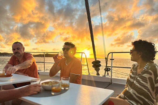 St Martin Gd-Case: Private day in all inclusive catamaran - What the $3,012.40 price means for your group