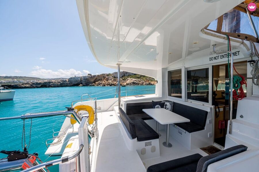 St. Paul's Bay: Half-Day Scenic Catamaran Tour with Drinks - Blue Lagoon: one hour for swimming