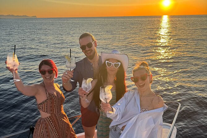 Sunset catamaran tour: Aperitif on the boat in Palermo - Why this Palermo sunset cruise works