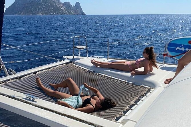 Sunset on a catamaran: from Es Vedrá to Cala Conta - Practical details before you book