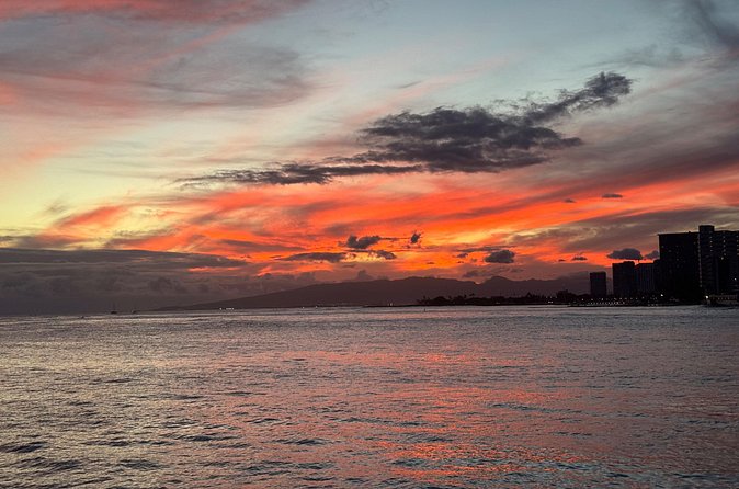 Sunset sail Aboard Manakai Catamaran - The small-group atmosphere and onboard details