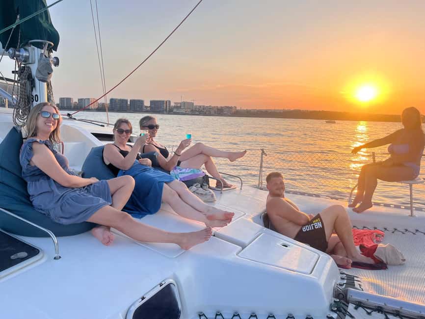 Torrevieja: Sundowner tour on the catamaran Apaleo - Practical tips for a smoother evening