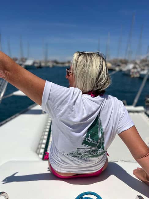 Torrevieja: Tour the harbor with the catamaran Apaleo - Starting at Marina Salinas and Pier F9