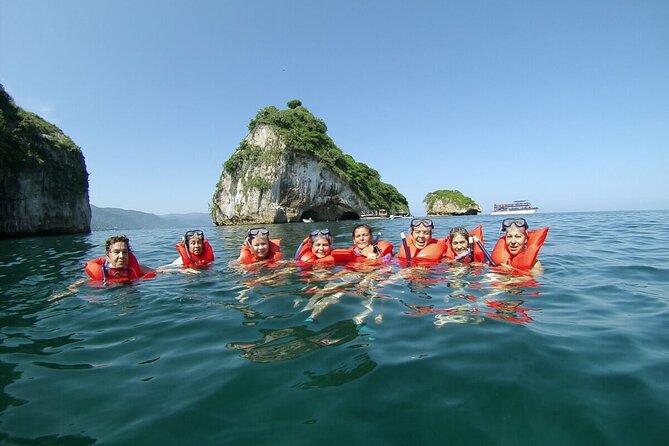 Tour Yelapas and Mahahuitas in Catamaran with Lunch and Open Bar! - Two coastal stops, two very different moods