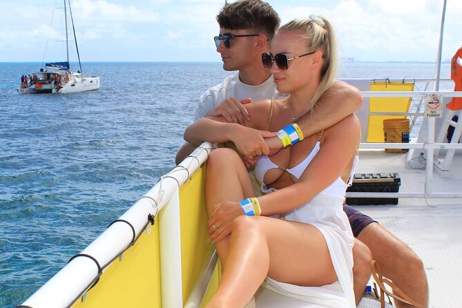 Trip to Isla Mujeres - Catamaran Unlimited Adventure from Playa del Carmen - A full day that starts at Punta Sam