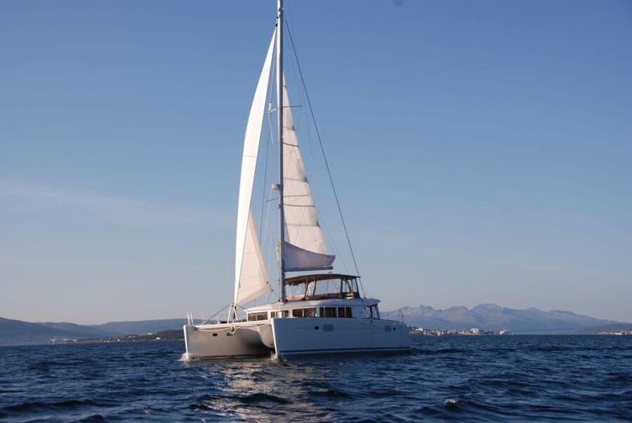 Tromsø: Fjord and Islands Luxury Catamaran Cruise - Fishing with the crew