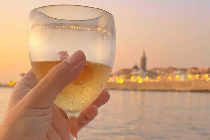 unique aperitif experience at sunset on a catamaran - Aperitivo with local wine and music