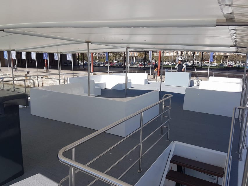 Valencia: Catamaran Cruise, Paella Lunch and Swim Stop - Views, breeze, and onboard atmosphere
