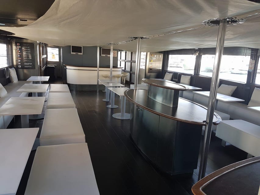 Valencia: Catamaran Cruise, Paella Lunch and Swim Stop - How the crew affects the day