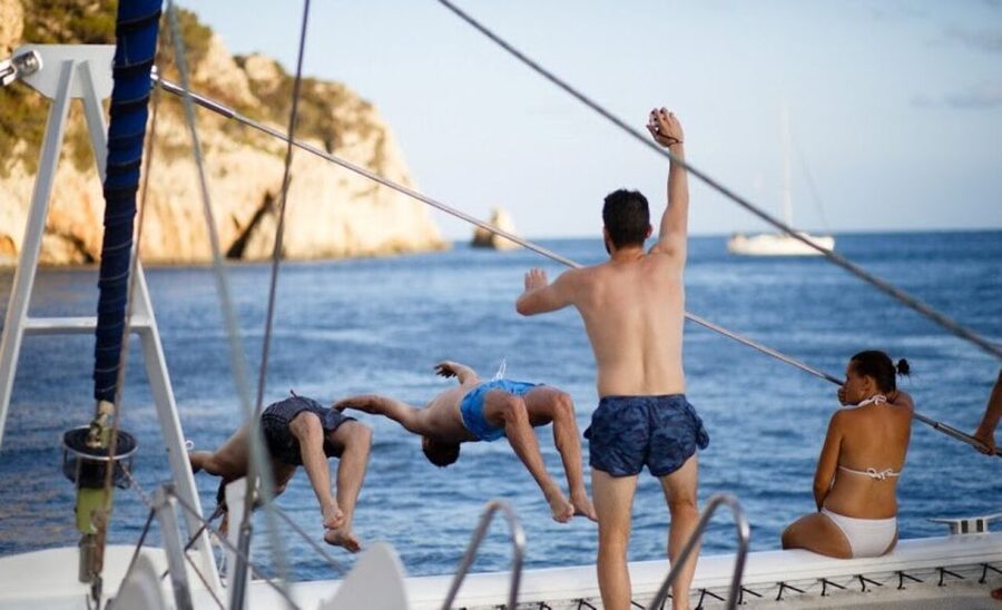 Valencia: Sailing Catamaran Cruise with Valencian Lunch - Should you book the Valencia catamaran cruise?
