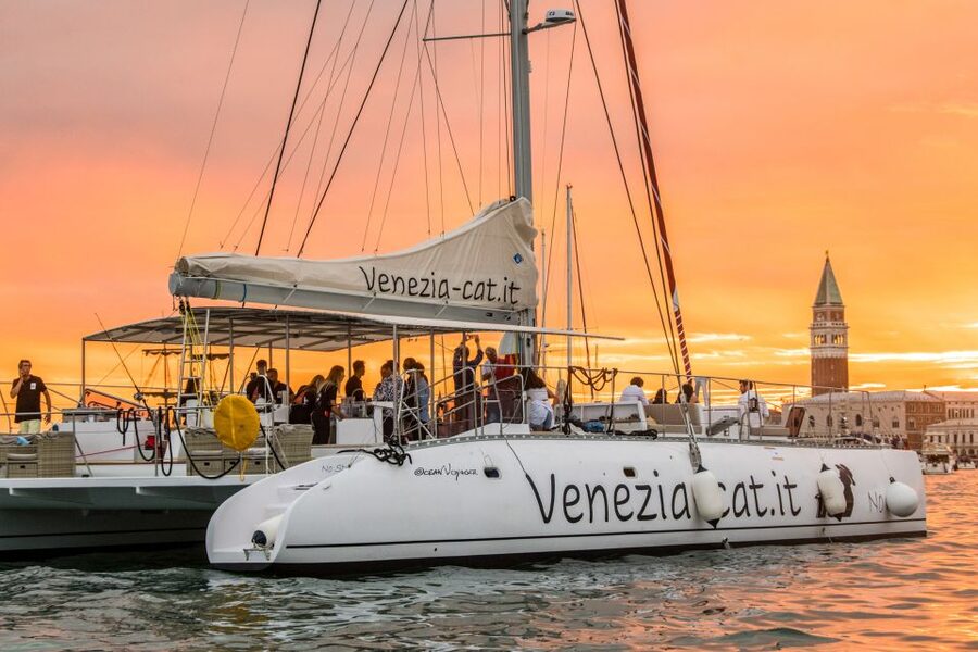 Venice: Catamaran Sunset Jazz Cruise with Aperitivo - Boarding at Riva dei Sette Martiri