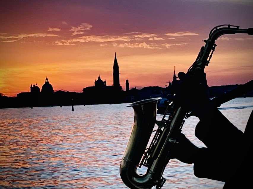 Venice: Night Catamaran Cruise of the Lagoon - Practical details that improve the evening