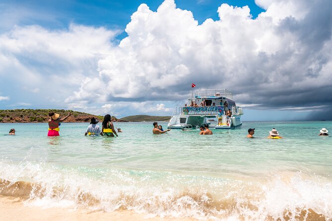 Vieques: Beach and Snorkeling Tour by Catamaran from Fajardo - Leaving Fajardo with El Yunque in View