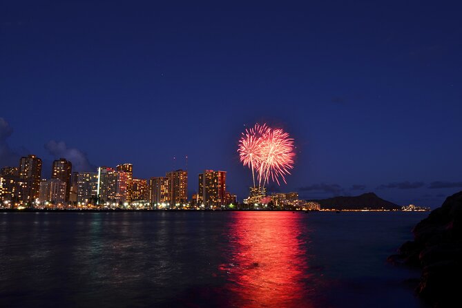 Waikiki: Friday Night Fireworks Catamaran Cruise - Cancellation rules and practical timing