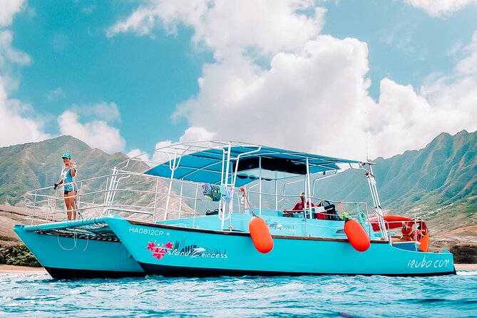 Waikiki Sunset Cruise Catamaran Boat Tour on Oahu - What the crew adds to the ride