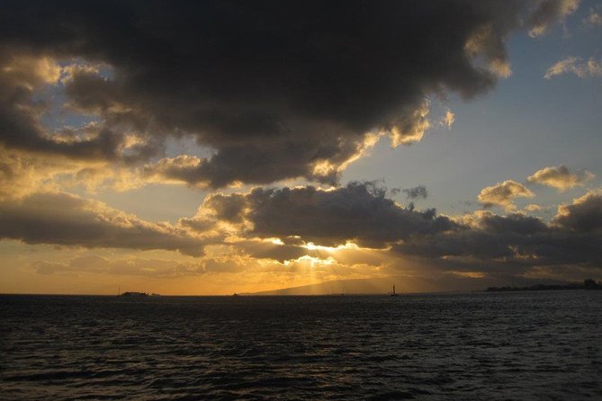 Waikoloa Signature Catamaran Sunset Sail - The sunset pause and the search for the green flash