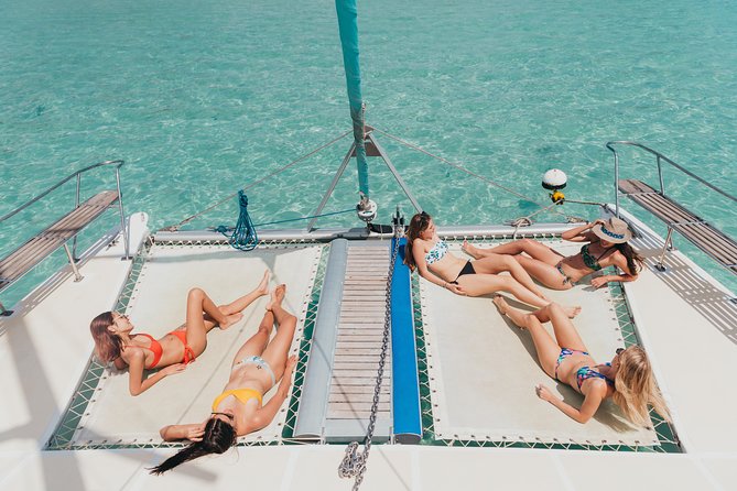 WEST Shared Cruise : OCÉANE Full Day Catamaran Ile aux Bénitiers - Barbecue lunch, drinks, and the mood on board