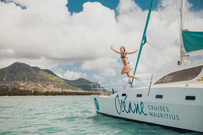 WEST Shared Cruise : OCÉANE Full Day Catamaran Ile aux Bénitiers - Is $69.69 a fair price?