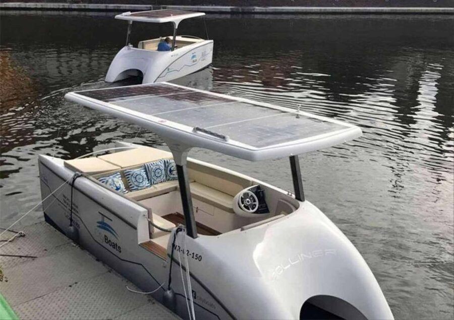 Wroclaw: City Walk and Cruise by Luxury Solar Catamaran - Begin beneath Wroclaw’s Old Town Hall