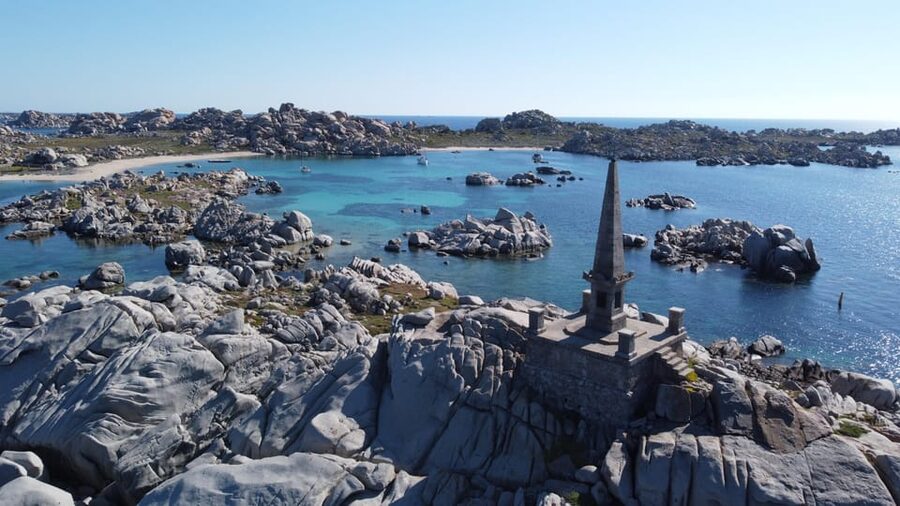 Yacht catamaran trip to the Lavezzi Islands - Reaching Lavezzi or Cavallo by weather-friendly route